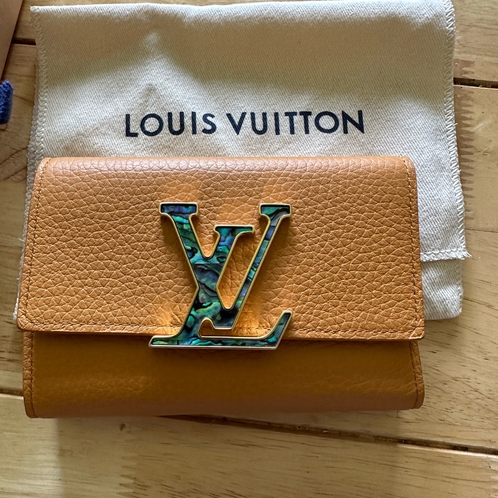 Louis Vuitton Tan/Brown Abalone LV Flap Wallet - Picture 1 of 7
